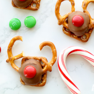 rolo reindeer pretzel recipe