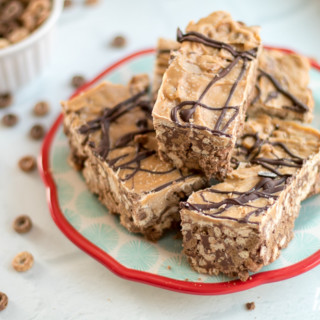 chocolate peanut butter cheerio bars