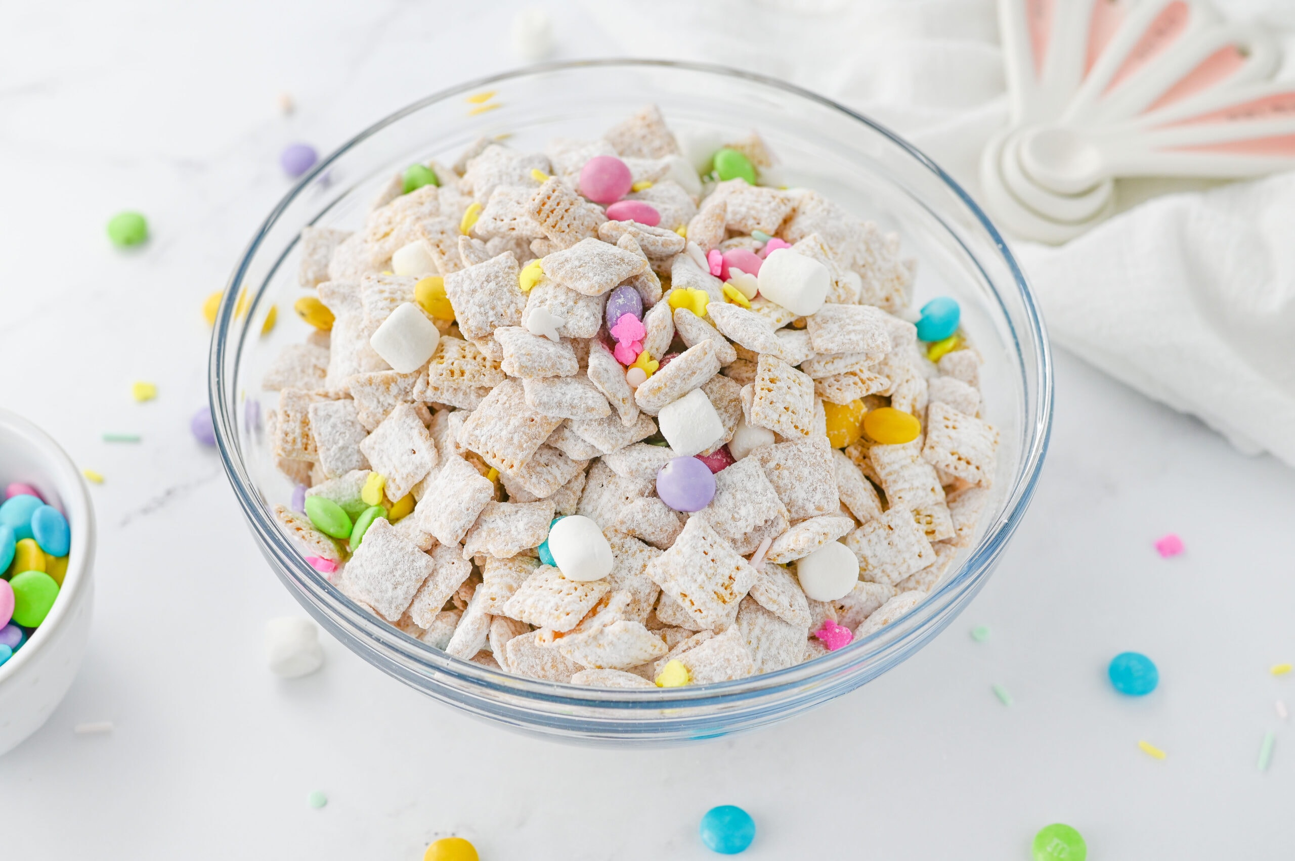 Best Easter Bunny Chow Recipe (Easter Chex Mix) - Modern Mom Life