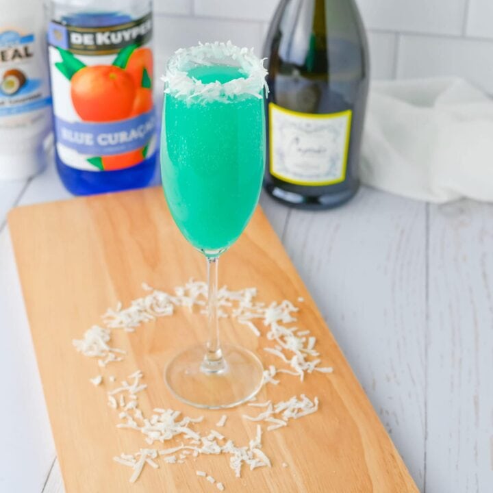 Jack Frost Mimosa - The Perfect Winter Cocktail - Modern Mom Life