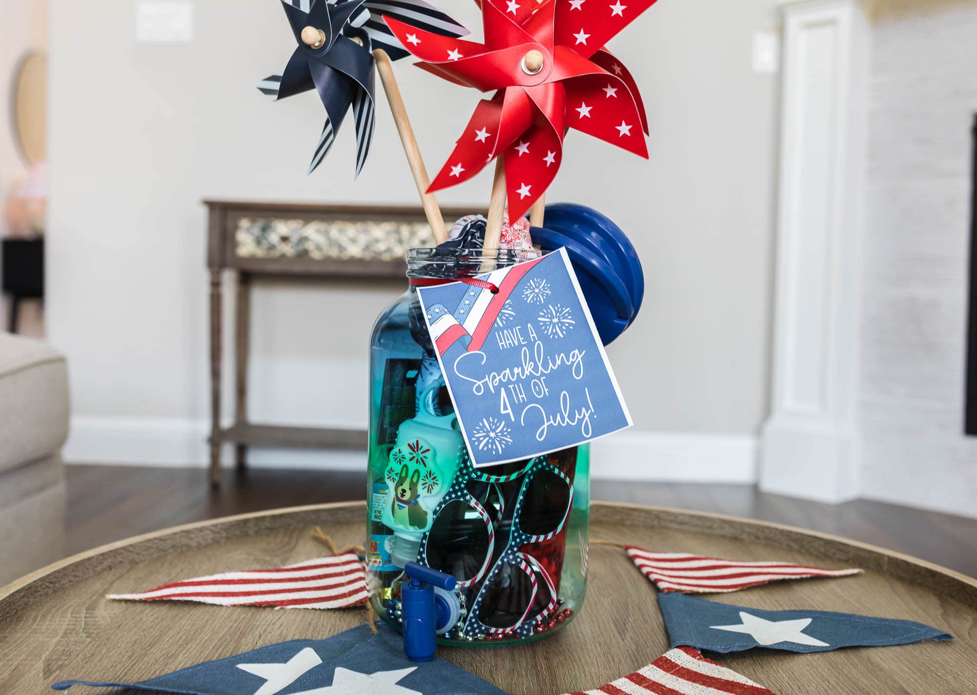 Best 4th of July Gift Basket: 4th of July Gift Tags - Modern Mom Life 