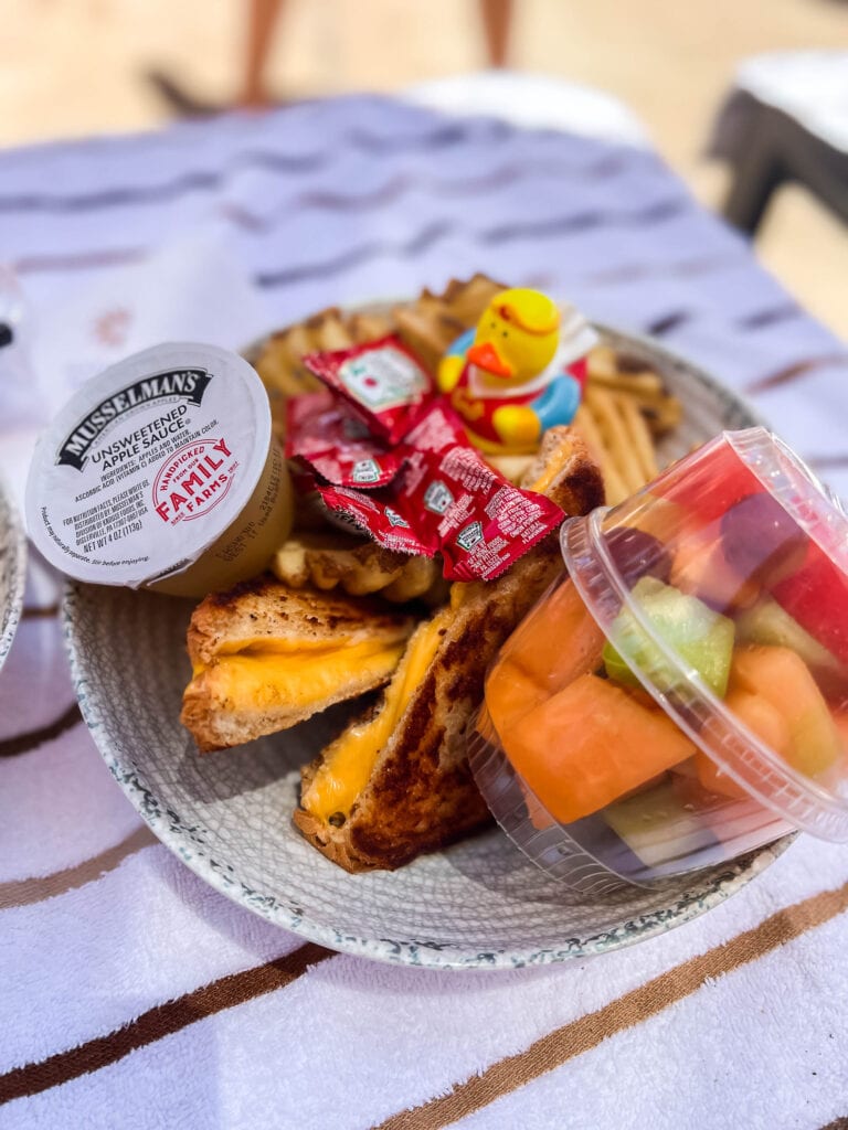 Poolside dining paradise springs