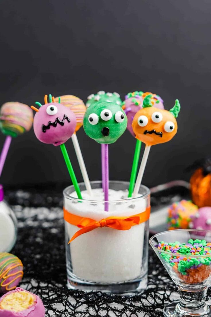Image for Easy Halloween Cake Pops Recipe