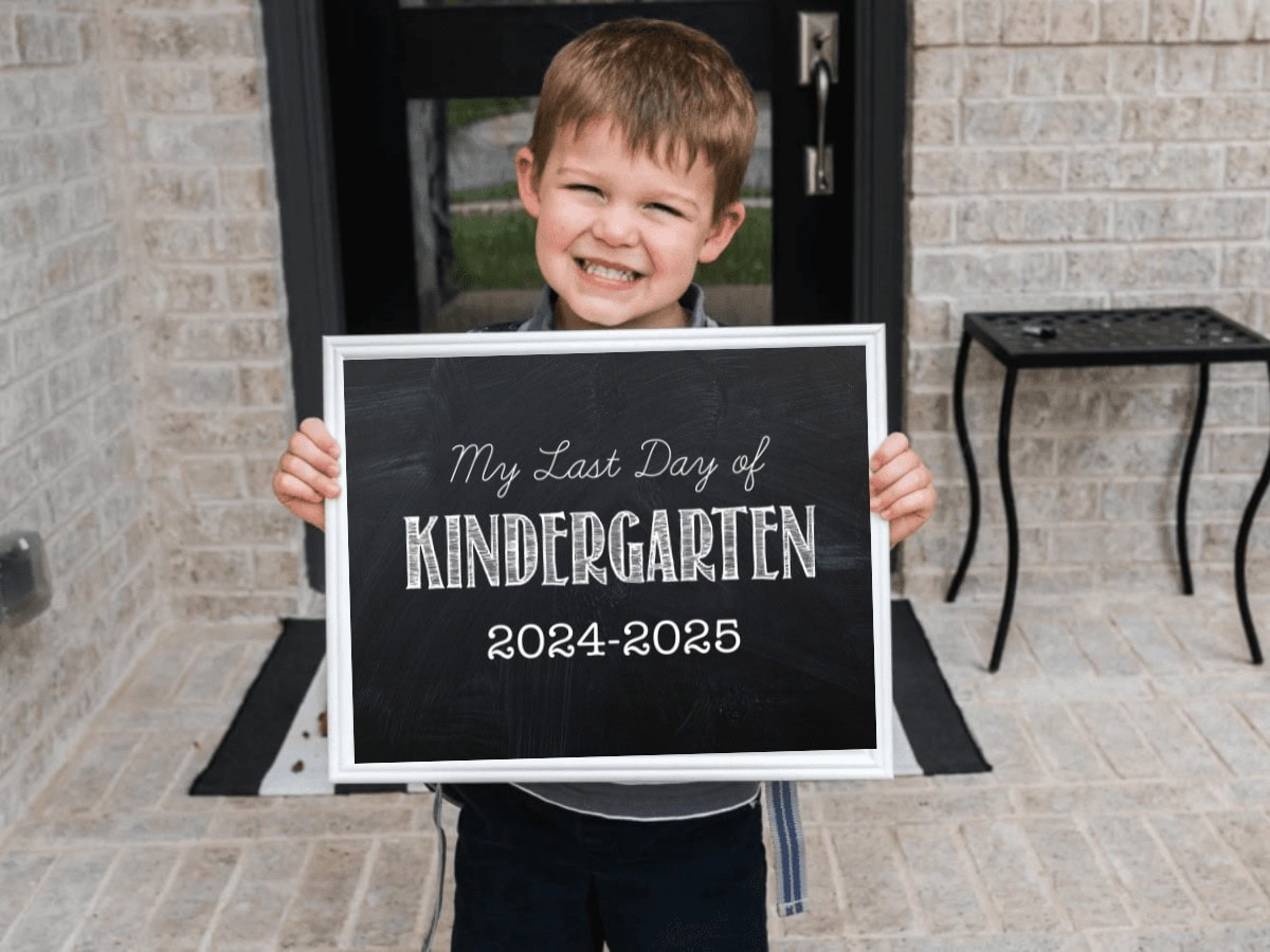 FREE 2024-2025 Chalkboard Last Day of School Signs - Modern Mom Life