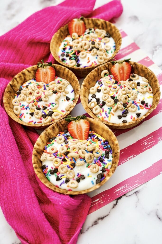 breakfast yogurt bowls