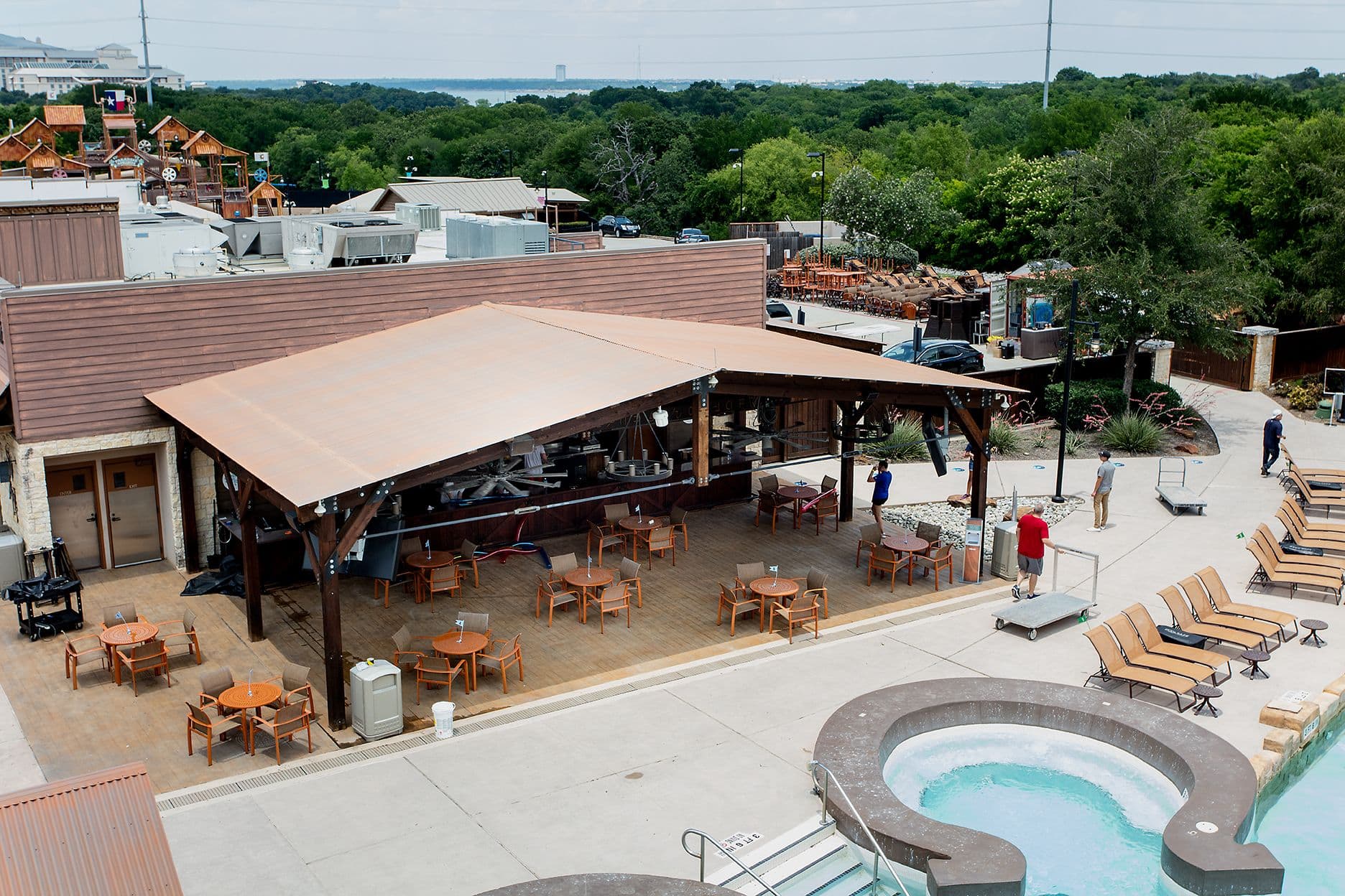Pool bar