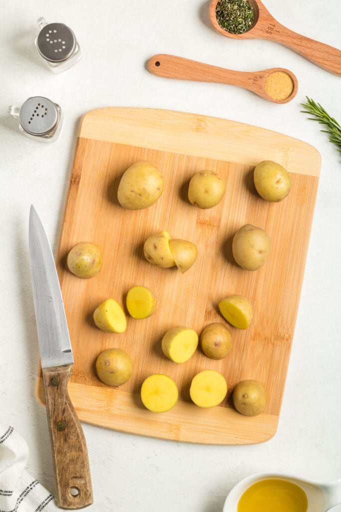 cut potatoes 