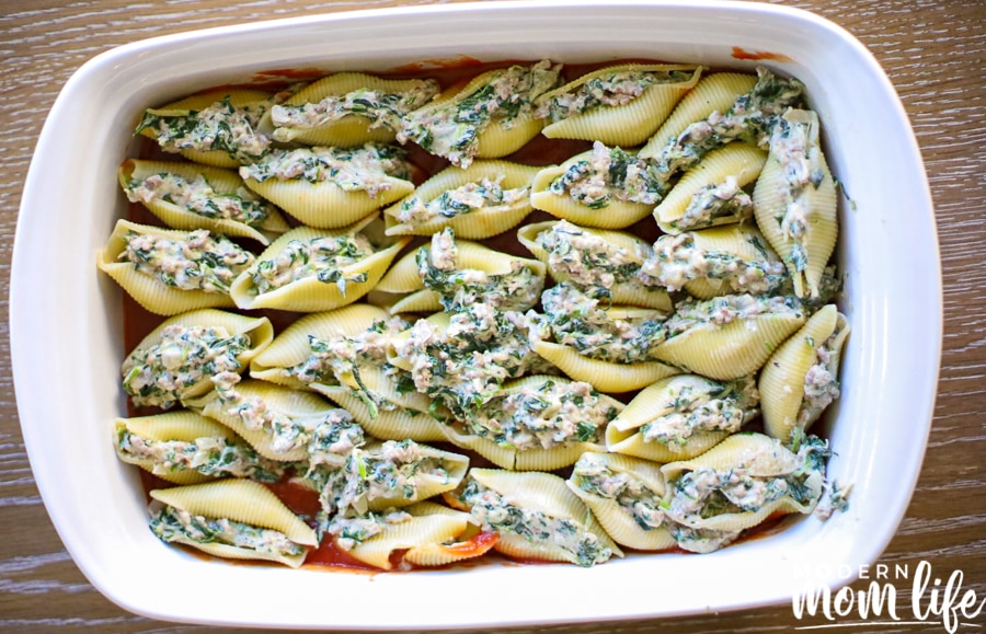 how to place stuffed shells in pan