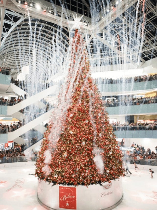 Picture of the Week: Galleria Dallas Christmas Tree, by Andy's Travel Blog