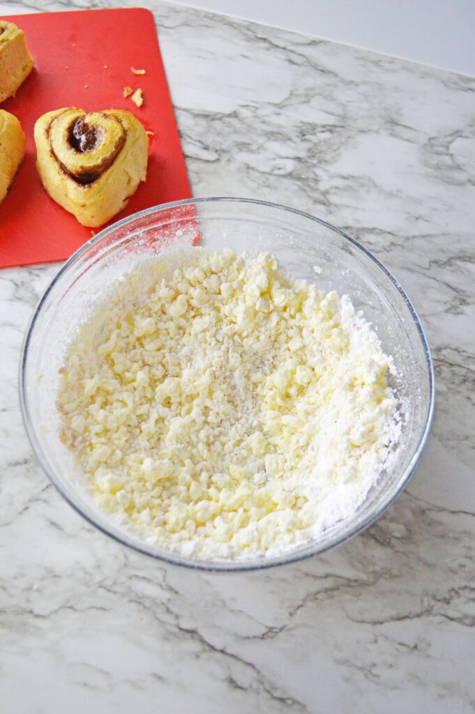 grinch cinnamon rolls frosting 
