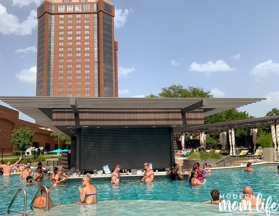 leisure pool bar