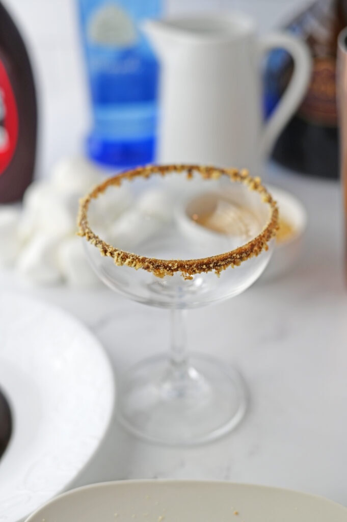 graham cracker rim